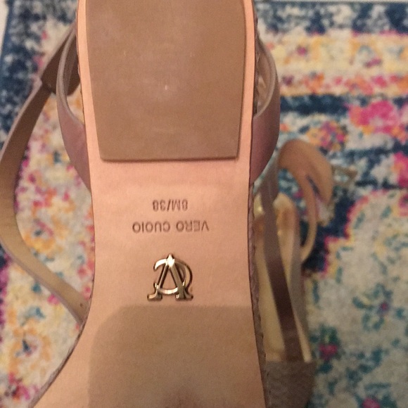 Snakeskin flats size 8 - Picture 3 of 4